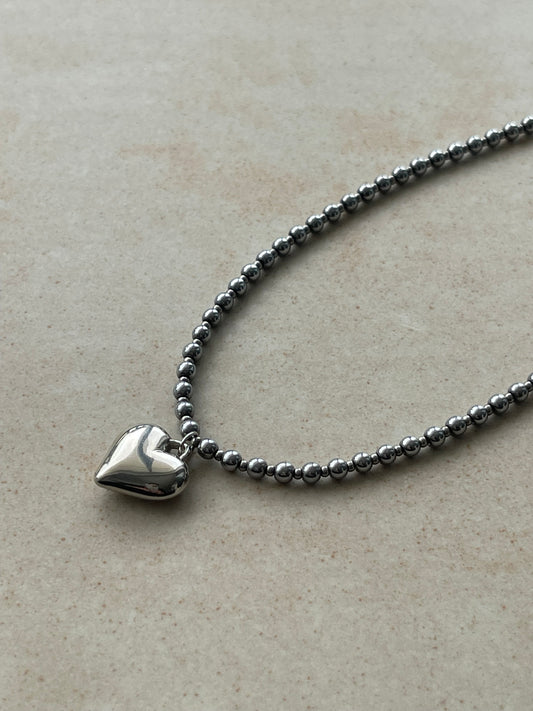 Naszyjnik z Hematytu w Srebrnym Kolorze