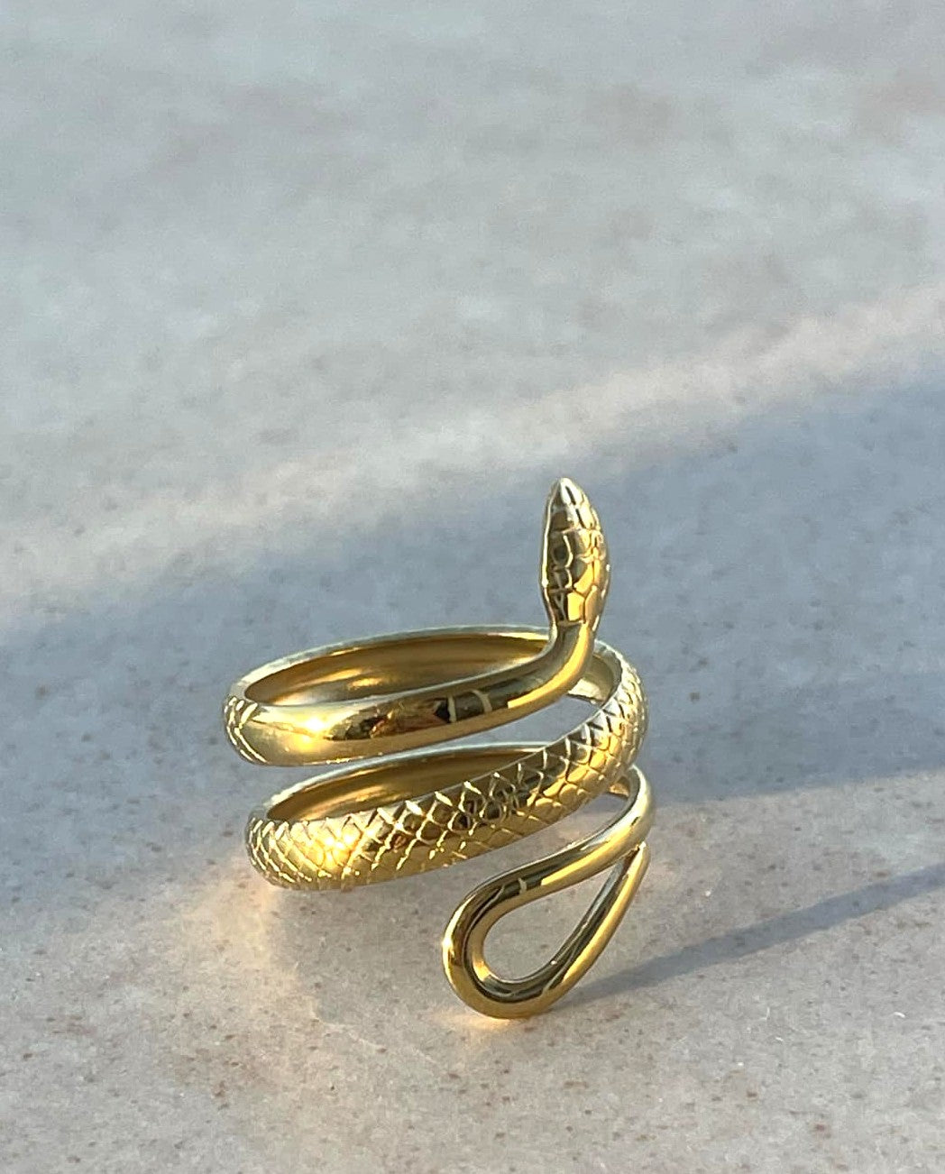 Złoty pierścionek ,,Snake''