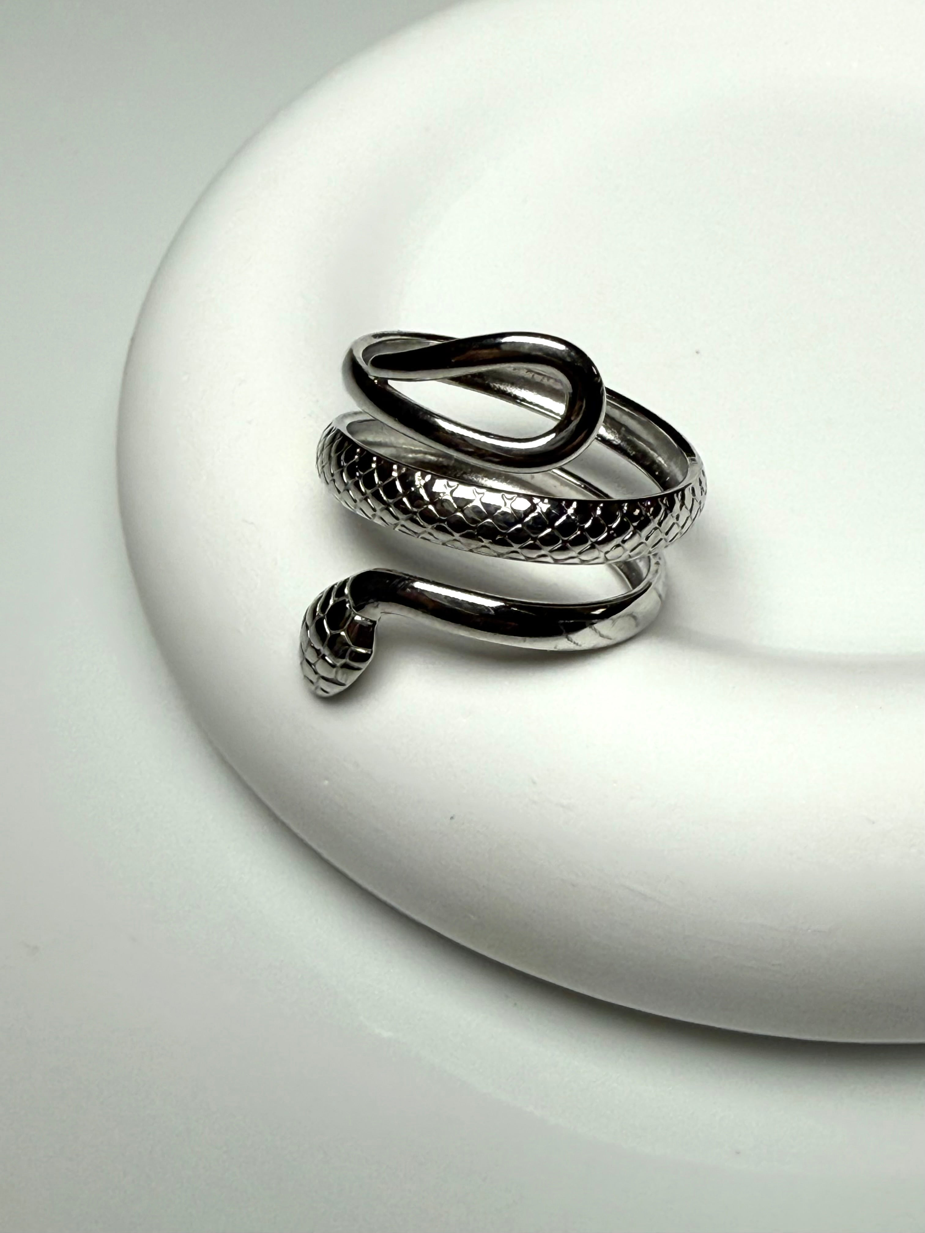 Srebrny pierścionek ,,Snake''